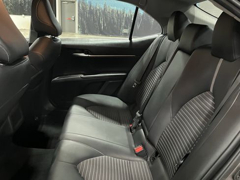 Used 2023 Toyota Camry SE image 14