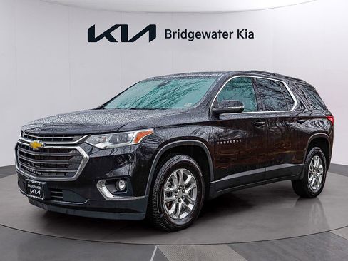 Used 2021 Chevrolet Traverse LT image 3