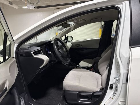 Used 2022 Toyota Corolla LE FWD image 19