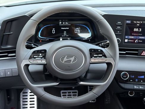 New 2025 Hyundai Elantra Sport image 12