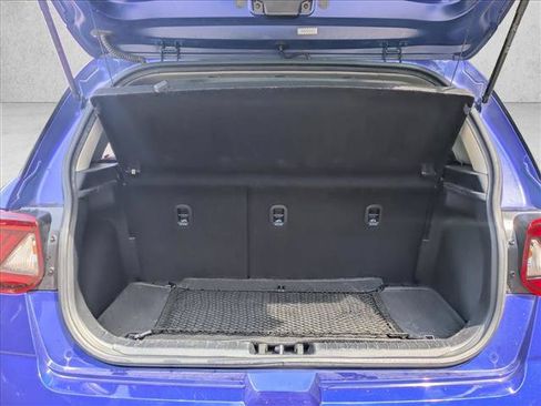 Used 2022 Hyundai Venue Limited w/ Cargo Package FWD image 6