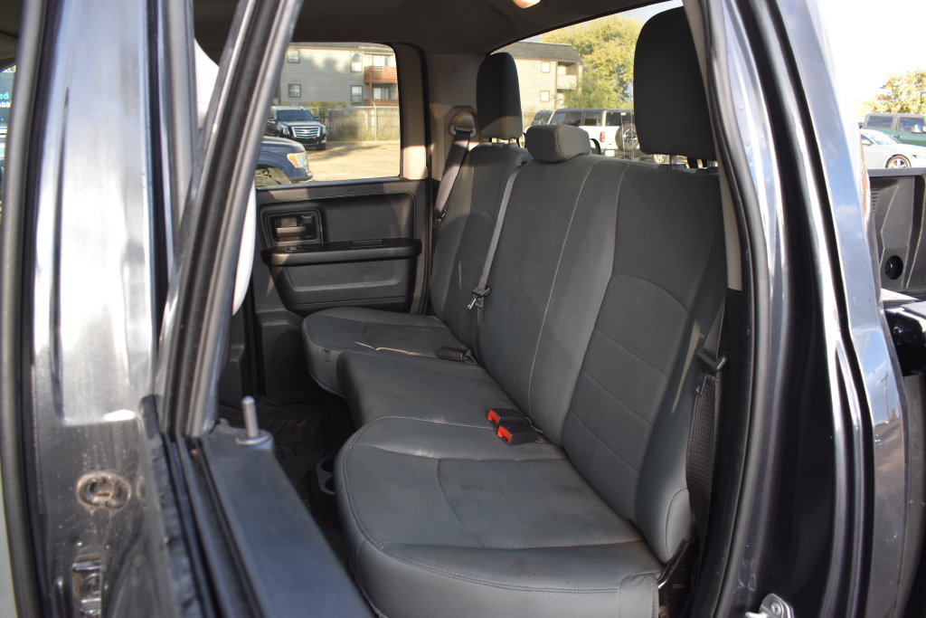 Used 2018 RAM 1500 Express w/ Express Value Package AWD/4WD image 9