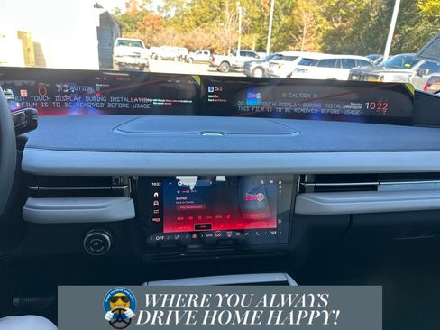 New 2025 Lincoln Navigator Reserve image 16