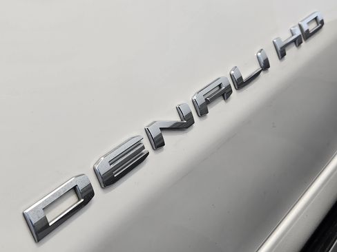 Used 2024 GMC Sierra 3500 Denali w/ Denali Reserve Package AWD/4WD image 13