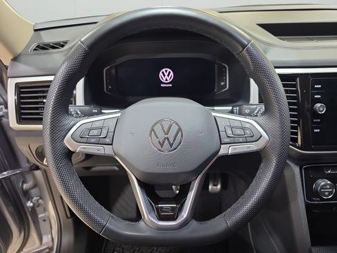 Used 2023 Volkswagen Atlas SEL R-Line AWD/4WD image 19