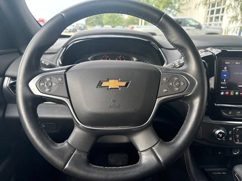 Used 2023 Chevrolet Traverse LT AWD/4WD image 16