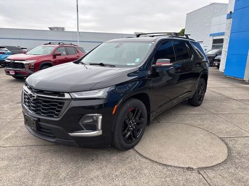 Used 2023 Chevrolet Traverse Premier w/ Redline Edition AWD/4WD image 4