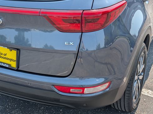 Used 2018 Kia Sportage EX w/ Option Group 040 AWD/4WD image 17