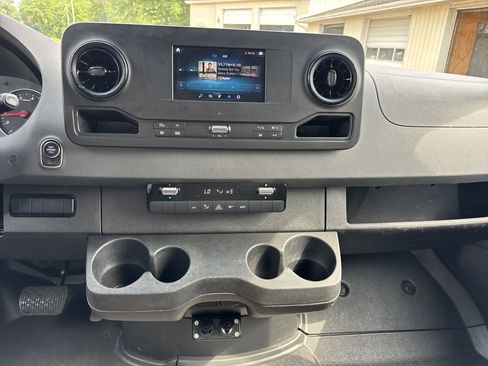 Used 2021 Mercedes-Benz Sprinter 2500 w/ Acoustic Package image 16