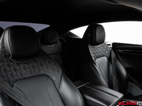 Used 2020 Bentley Continental GT V8 First Edition image 32
