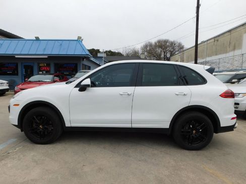 Used 2016 Porsche Cayenne image 4