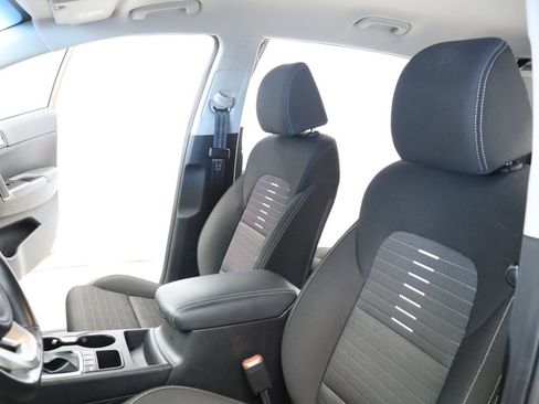 Used 2020 Kia Sportage LX w/ LX Popular Package AWD/4WD image 26