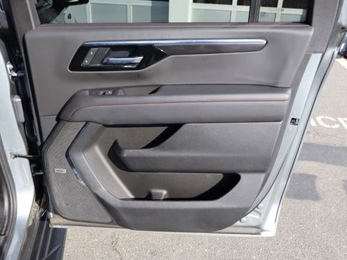 Used 2025 Chevrolet Suburban RST w/ Comfort Package image 37