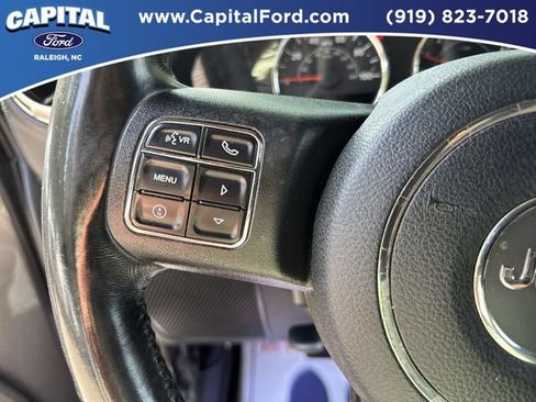 Used 2017 Jeep Wrangler Unlimited Sahara w/ Connectivity Group AWD/4WD image 22