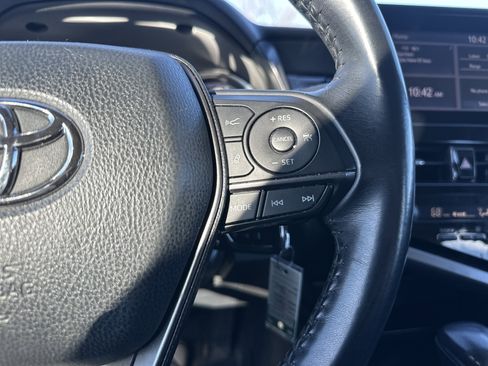 Used 2022 Toyota Camry SE image 19