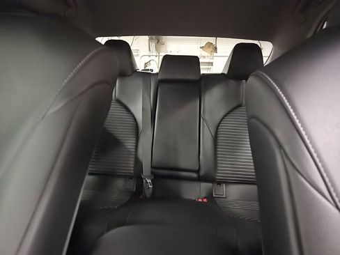 Used 2023 Toyota Camry SE image 18