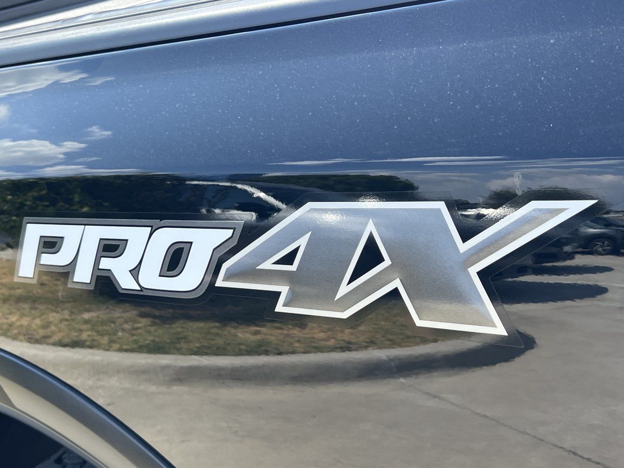 Used 2023 Nissan Titan PRO-4X w/ Pro-4x Utility Package AWD/4WD image 5