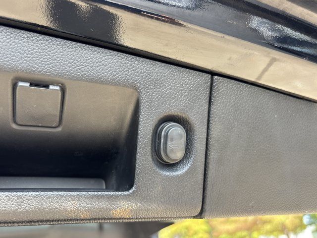 Used 2019 GMC Yukon XL SLT AWD/4WD image 10