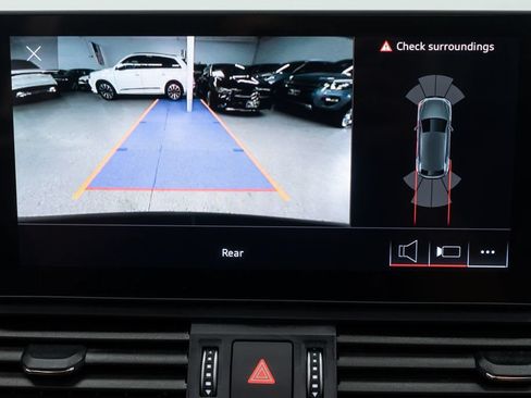 Used 2023 Audi Q5 2.0T Premium w/ Convenience Package AWD/4WD image 19