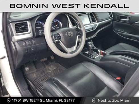 Used 2017 Toyota Highlander Limited image 22