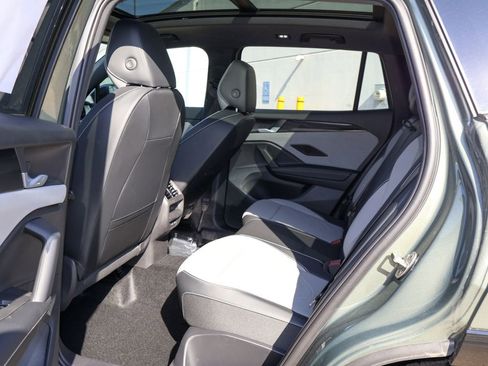 New 2026 Volkswagen Tiguan SE R-Line AWD/4WD image 16