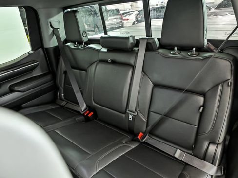 Used 2023 GMC Sierra 1500 SLT w/ SLT Convenience Package AWD/4WD image 16
