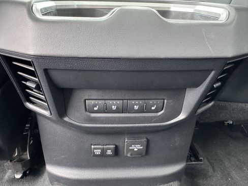 Used 2023 Toyota Tundra Platinum image 34