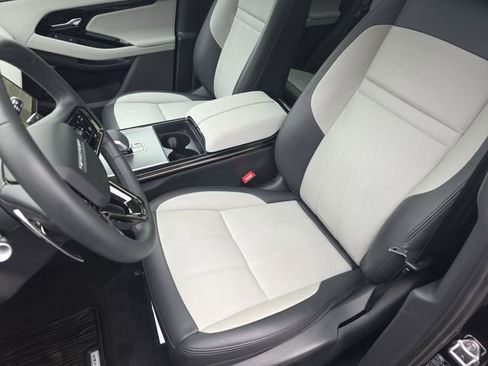 Certified 2025 Land Rover Range Rover Evoque Dynamic SE AWD/4WD image 18