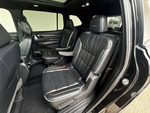 Certified 2025 Buick Enclave Avenir AWD/4WD image 26