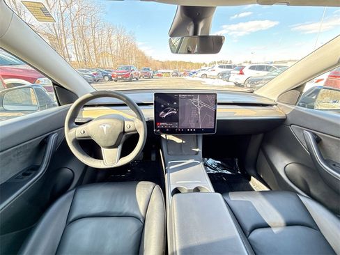 Used 2021 Tesla Model Y Long Range image 22