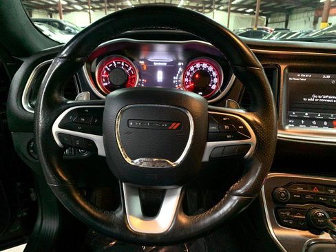 Used 2018 Dodge Challenger R/T Scat Pack w/ Leather Interior Group image 19