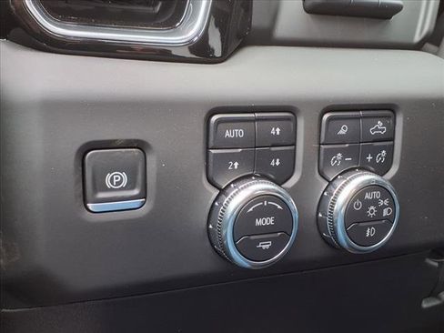 New 2025 GMC Sierra 3500 Denali w/ Denali Reserve Package image 15