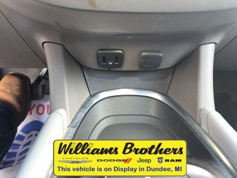 Used 2018 Chevrolet Malibu LT image 18