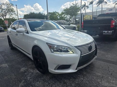 Used 2014 Lexus LS 460 w/ Comfort Package RWD image 2