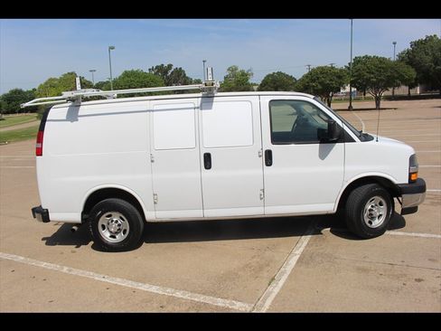 Used 2021 Chevrolet Express 2500 w/ Driver Convenience Package RWD image 6