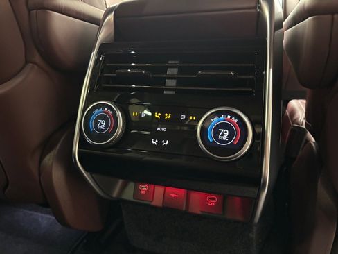 Used 2023 Land Rover Range Rover SE image 38