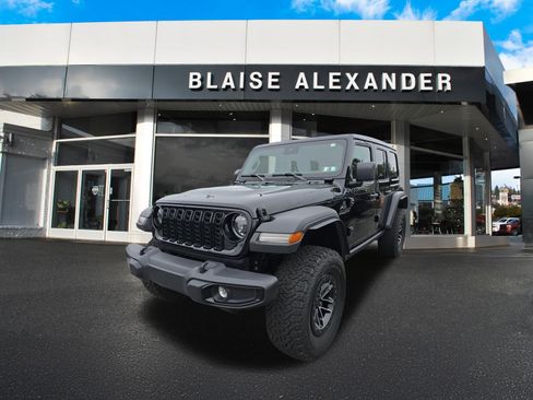Used 2025 Jeep Wrangler Willys AWD/4WD image 6