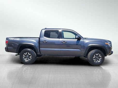 Used 2023 Toyota Tacoma TRD Off-Road w/ Technology Package AWD/4WD image 3