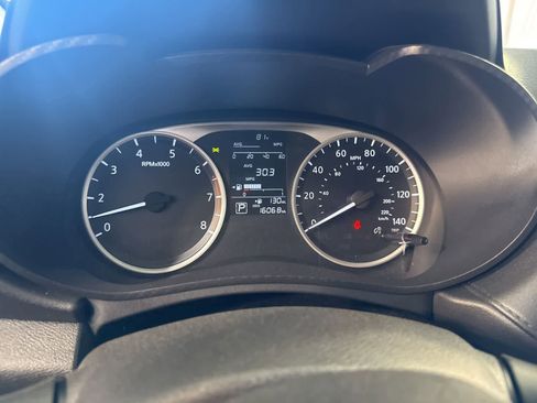 Used 2024 Nissan Versa S w/ S Plus Package FWD image 19