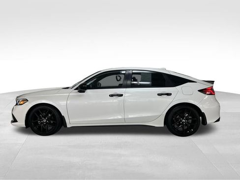 Used 2022 Honda Civic Sport image 2