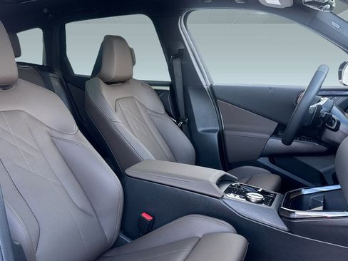 Used 2025 BMW X3 xDrive30i w/ Convenience Package image 30