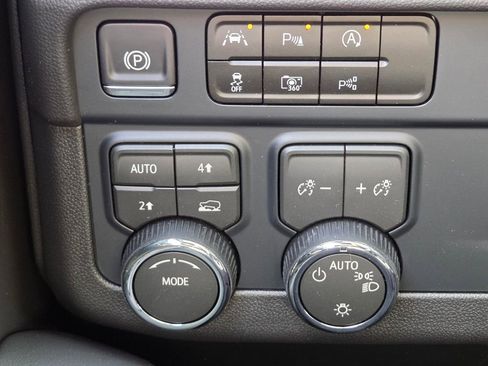 New 2026 Chevrolet Suburban LS w/ LPO, Dark Essentials Package image 15