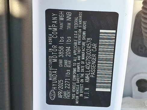 Used 2025 Hyundai Elantra SE image 28