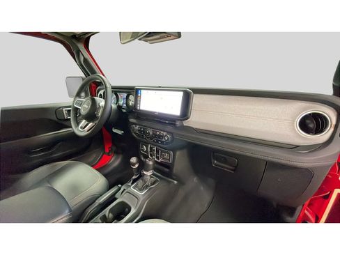 Used 2025 Jeep Wrangler Unlimited Sahara w/ Safety Group AWD/4WD image 18