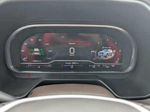 Used 2023 GMC Yukon SLT w/ SLT Premium Package image 18