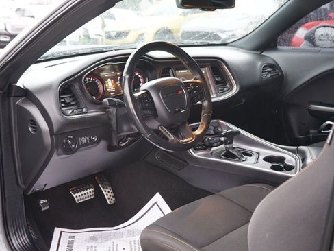 Used 2019 Dodge Challenger R/T Scat Pack w/ Stars & Stripes Edition image 13