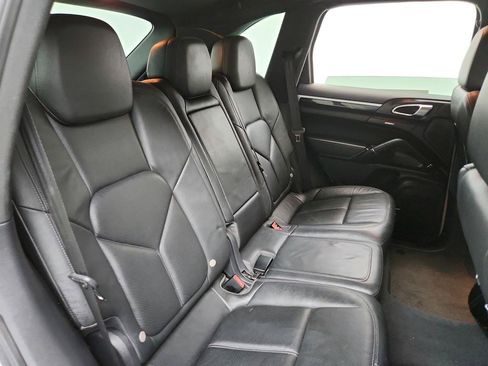 Used 2013 Porsche Cayenne Diesel AWD/4WD image 28