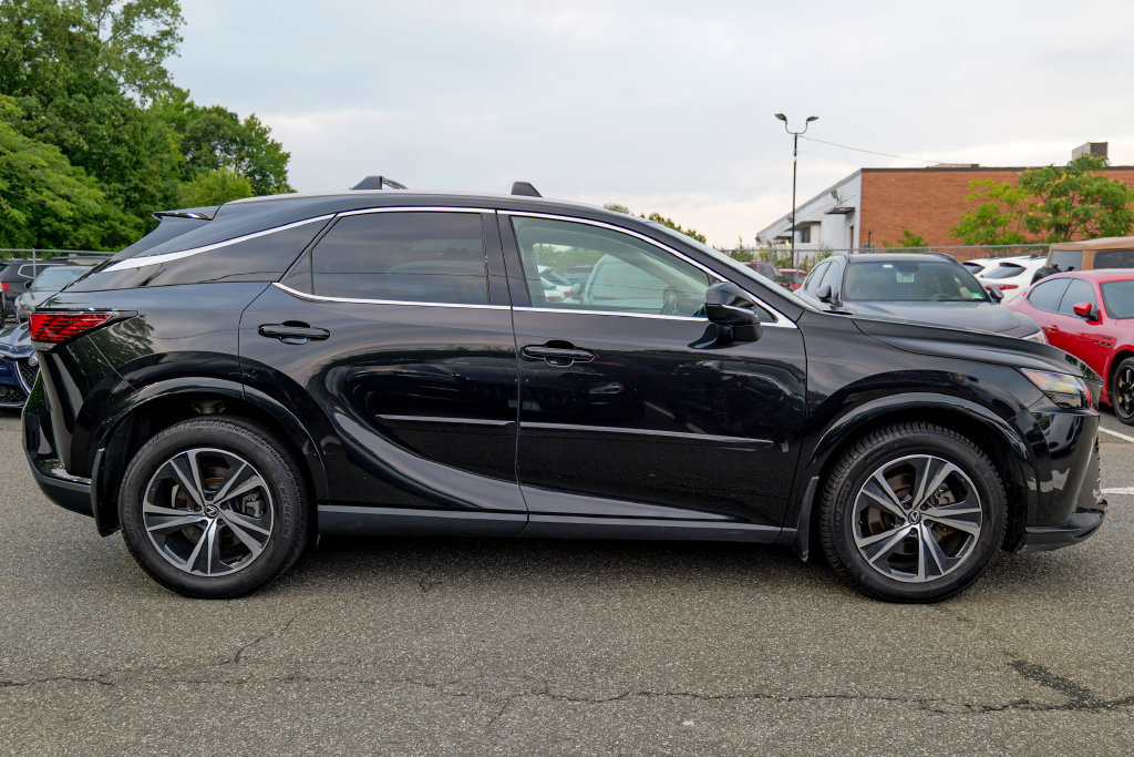 Used 2023 Lexus RX 350 Premium w/ Accessory Package AWD/4WD image 8