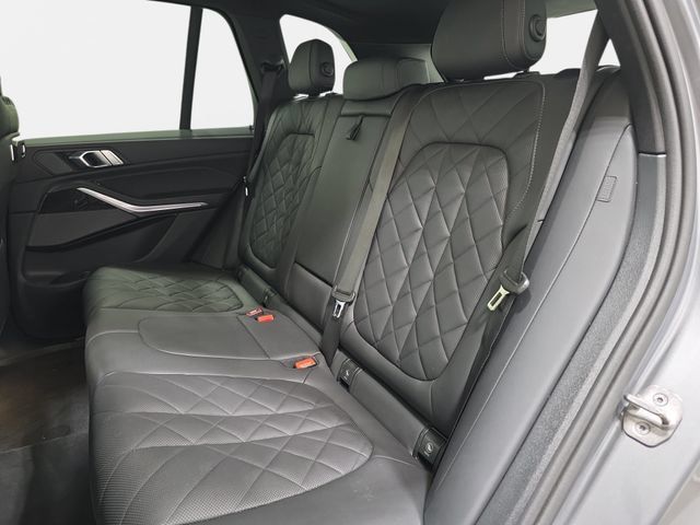 Certified 2024 BMW X5 xDrive40i w/ M Sport Package AWD/4WD image 11