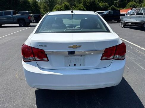 Used 2013 Chevrolet Cruze LS FWD image 4